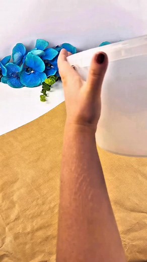 26K views · 90 reactions | You won’t find such a basket in any store! A creative DIY idea using jute and macramé! Materials: • Plastic bucket • Scissors • Marker • Ruler • Hot glue gun • Fabric • Cardboard • Rope thread / Jute rope • Thread • Comb • Wire • Rubber band • Straw / Tube #diy #organizer #homedecor #macrame | FastDIY | Facebook