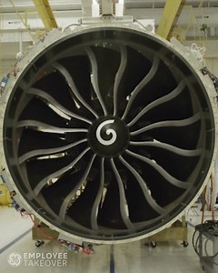 And THIS is what the largest, most powerful commercial jet engine in the world looks like. Mesmerizing, isn’t it? By using an advanced 3D swept design, we were able to knock down the fan blade count to just 16. | GE