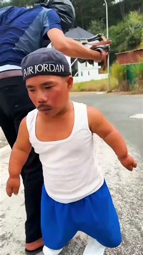 Introducing the "VitaWear SmartBand," a next-generation wearablegadget#shortsfeed#trending