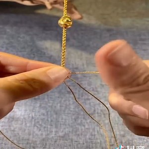 So easy to knit a bracelet !! | Everyday Tales