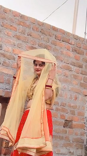 32K views · 2.8K reactions | Anjana yadav Blog _dekhe_aap_log_mein_cut_kar_rahi_hun_lunch_#_mein_khane#__ke_liye | Anjana yadav Blog | Facebook