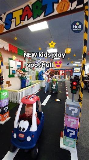 This NEW kids play spot in Hull hides a free arcade, character-themed playrooms and more 🤩 Ping Pong Tots is the creation of Luke, the man behind the hidden gem Ping Pong Club! After seeing how much families enjoyed the original venue, he wanted to bring something to the city just for younger audiences, for birthday parties, play days and big imaginations. Luke worked with local joiner Steve to hand-build all the role-play houses, while local artists Nick Horsefield and Jess Morgan brought them