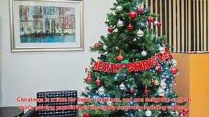 How Do Families Celebrate Christmas With Snowman-Building Contests?