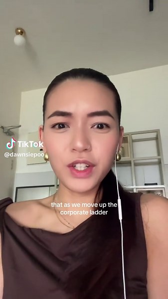 Corporate Presentation Slides vs. Decks: Which to Choose?