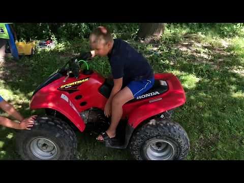 Honda Sportrax TRX90 - start up & ride