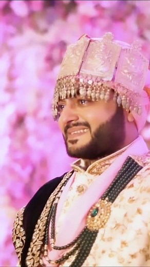 Wedding ideas | Bridal kalire, veil, floral jewellery on Instagram: "These adorable grooms shedding happy tears as they see their bride walk towards them will make your day! ♥️☺️ Via : @eternalweddingstm @madeinheavenstudios @hiteshisingal @mpireevents @mishaalp @heartbeat_films @giovanigarcia @raavan.h @saintlawatts @photosbyreem @redlotusfilms @bricksgroup . . . . . . . . #weddingreels #groom #grooms #dulha #emotionalmoment #reelsinstagram"
