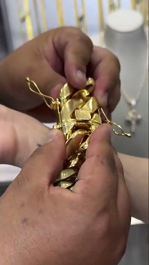 Exclusive Gold Bracelet for Women