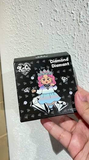 Our Diamond palette from the Jewel Collection is the crowd favorite and we just KNOW why 💎 This dazzling palette has 9 shimmer, iridiscent, and blinding pressed glitters you'll fall in love with! 🤩 Tap to shop this beauty! #palette #kimchichicbeauty