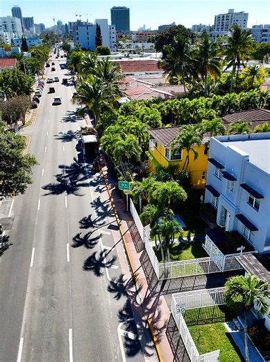 Are you looking for a reliable and professional company for commercial landscape maintenance in Miami, Florida? At MC General Landscaping, Inc., we have over 15 years of experience providing full commercial services, including: 🌿 Landscaping and Lawn Service 🌴 Tree Service (tree trimming and removal) 💧 Sprinkler system installation and repair We are fully licensed and insured, working with high-quality standards and a dedicated team committed to excellence on every commercial project. 📍 Serv