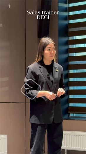 Degi on Instagram: "Борлуулалт #3 Жижиг зах зээл, цөөн хэрэглэгчтэй, өрсөлдөөнтэй нөхцөлд та борлуулалтаа хэрхэн хүргэх вэ? Хэрэглэгч үгүй бол, Борлуулалт үгүй 👉 сэтгэл ханамжтай үйлчилгээ үзүүлж 👉 эерэг мэдрэмж үлдээх ямар чухал болохыг бид сайн мэддэг ч үйлдэл болгох дээр анхаарал сул. 💡 Учир нь: харилцагч дахин эргэн ирэх эсэх нь танай байгууллагаас авсан мэдрэмжээс шууд хамаардаг. Харин та үүнийг бодитоор хэрэгжүүлж чаддаг уу? 📌 Бизнестээ борлуулалтаа эхнээс нь: • зөв хандлагатай • зөв с