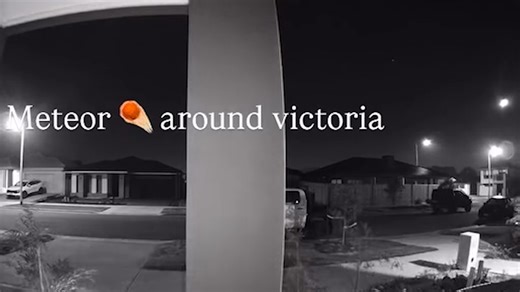 Meteor flies over Victorian sky
