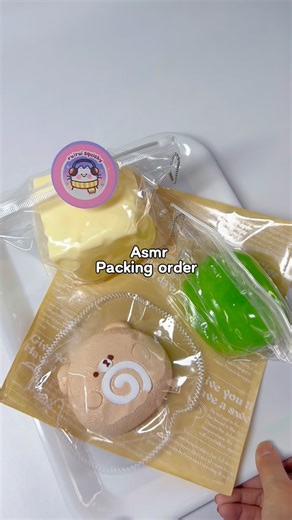 ruirui squishy on Instagram: "Packing order 🐻🍎🧀#squishy #asmr #usa #ruiruisquishy #packing"