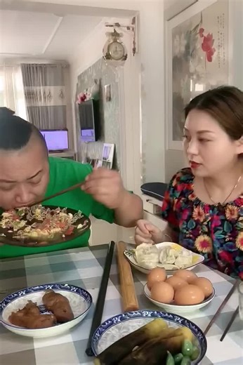 Most Funny Eater Make A Big Joke For Eating Delicious Food ! Husband & Wife | Riwayat