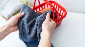 Auf Weichspüler lieber verzichten: Fehler beim Wäschewaschen, die Sie vermeiden sollten
