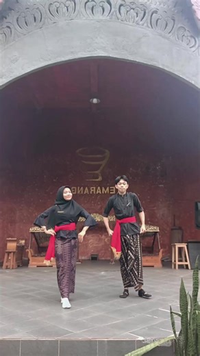 Tari Sekar Delimo: Pola Tipis yang Lucu dan Menghibur