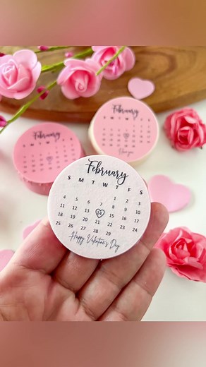 Custom calendar edible images available You can customize any month, date ,occasion. And colour . Perfect way to celebrate. Can be made any size and shape also . #edibleart #calendercake #calendercookies #customtreats #customdesserts #treatmaker #treatbox