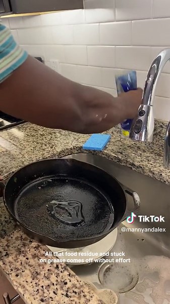 Effortless Dinner Cleanup with Dawn Platinum Easy Squeeze