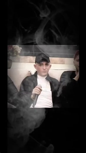 AHMAD HABIAN on Instagram‎: "#ترندآت #تصميمي #اكسبلور_فولو #حالات_واتساب #اغاني_حزينه #لايك #انستقرام @anasabosnineh @odaizagha"‎