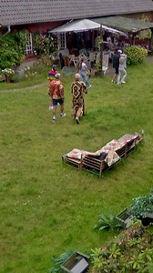 451K views · 1.8K reactions | Neue Challenge: Welches Paar beweist sich als das ultimative Mathe-Dreamteam? 易 Die Stars müssen in der neuen Folge einen Berg Münzen zählen – wer knackt das korrekte Endergebnis? ✨  #DasSommerhausDerStars könnt ihr jederzeit auf RTL+ streamen und dienstags um 20:15 Uhr bei RTL sehen!  https://on.rtlplus.com/1/das-sommerhaus-auf-rtlplus #Sommerhaus #RTL #RTLPlus #DSHDS #Spiel | Das Sommerhaus der Stars | Facebook