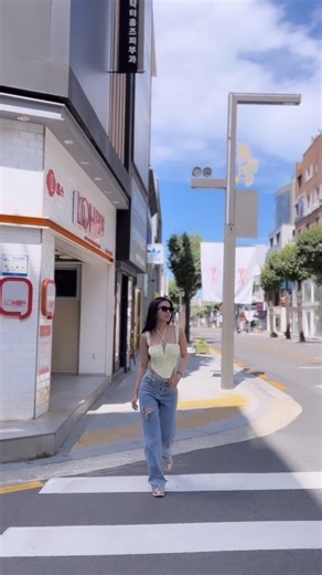 10K views · 101 reactions | Gangnam street Fashion Week  #gangnam #streetfashion #MariaVania #model, #selebgram #cantik #trend #viral #fashion #beauty #populer | Maria Vania | Facebook