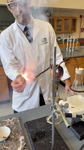 1M views · 18K reactions | Did you know that really hot water can start a fire? Learn the science behind this with this cool experiment demonstrated by @chemteacherphil. 良  Source: @chemteacherphil #iamangelfoundation #science #stem #steam #experiment #learning #educational #scienceisfun #explore | "i.am.angel Foundation" | Facebook