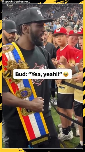 Champions United 🥊⚾ Terence Crawford and the LLWS U.S. champs showing what winning looks like. ❤️ #terencecrawford #LLWS #boxing #boxingfans #boxingnews #combatsports | Boxing News and Memes