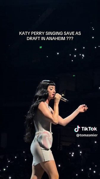 Katy Perry's Impromptu Performance of Save as Draft