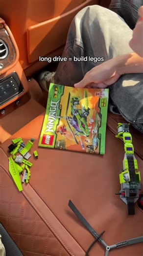 Building the Razor Crest with LEGO Bricks