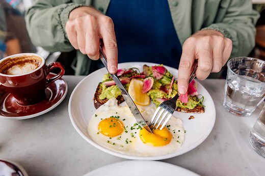 The Healthiest Way to Eat Eggs, According to Nutrition Experts