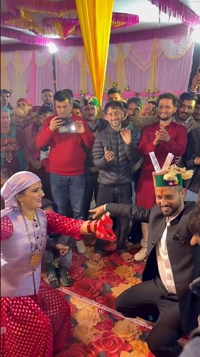 Dulhan Dulhe Ka Pahari nati Dance #pahadi #nati #paharisong #himachal #pahadidance #pahad #himachali