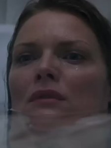 It’s National Bubble Bath Day 🫧🛀 These are… probably not the bubbles they had in mind. 🎥 WHAT LIES BENEATH starring Michelle Pfeiffer and Harrison Ford | Scream Factory