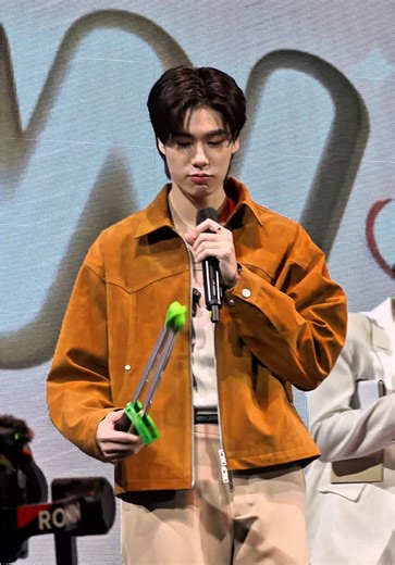 ภูมิแพ้เคะกำเริบหนักมาก น้องภูวินน่ารักจนใจเจ็บบบบบบบ อยากเหมาลูกบอลทั้งโลกมาให้หนูเล่น🥹😭🥹😭🥹😭🤏🏻 #drtonyxpondphuwin #phuwintang #ภูวินทร์ตั้งศักดิ์ยืน