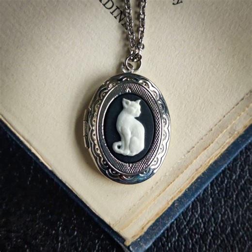 Silver Cat Locket Necklace for Women, Vintage Style Oval Locket With Cat Cameo, Choose Silver or Antiqued Brass - Etsy