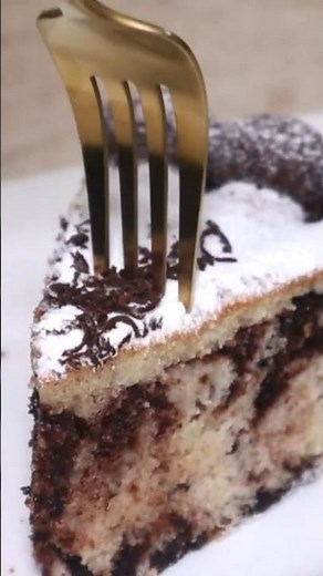 Betty crocker white chocolate swirl cake mix #bettycrocker #swirlcake #whitecake #chocolatecake
