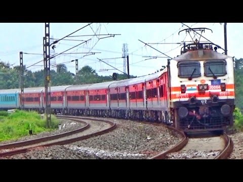 Howrah-Balurghat Express 1st Run with New LHB Coach From Howrah Jn | Garibrath + Kanchanjungha | IR
