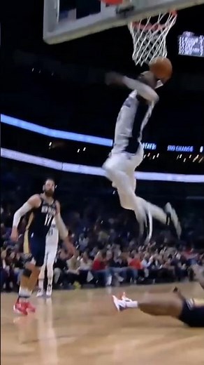 Craziest 360 Dunk Ever Caught on Camera! 🔥🏀 #360dunk #basketballdunk #dunkhighlights