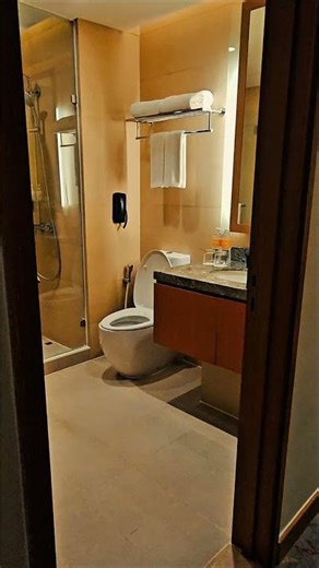 Today's Vlog | Holiday Inn Suites, jl.Gajamada Jakarta