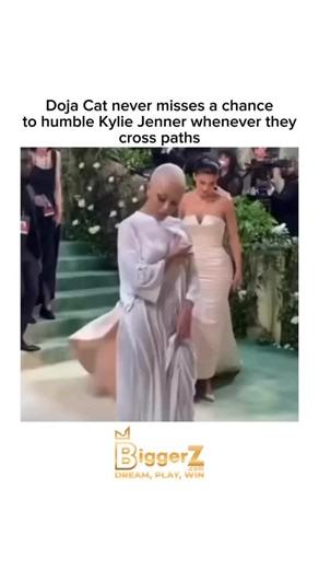 Memes • Comedy • Culture on Instagram: "Is she doing this on purpose? 🤯 @biggerz #memes #funny #viral #clips #explore #fyp #humor #follow #instagram #reels #trending #friends #biggerz"