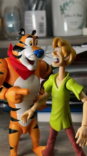 A nice dose of randomness! #stopmotion #scoobydoo #jadatoys #actionfigures #comedy #tonythetiger