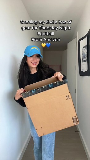 Stocking up on gear from @amazon TNF store!🏈 Thursday Night Football is now available to @prime members-shop the link in my bio to get Game Day ready #founditonamazon #ad