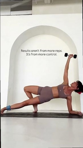 Slow down. Control the movement. Feel it. That’s where the magic happens. #pilates #pilatesworkout