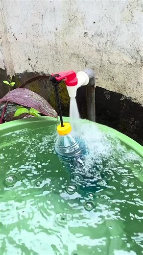 DIY Automatic Faucet from a Plastic Bottle