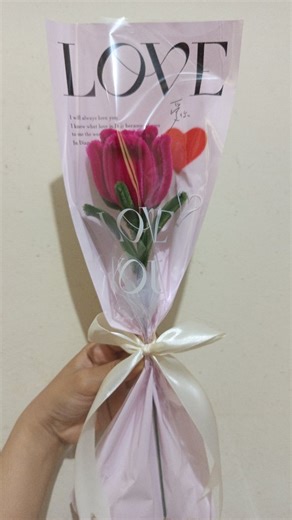 Soul Bloom on Instagram: "Easy tutorial of roses from pipe cleaners 🌹 #pipecleanerflowers #kawatbulu #fuzzywireflower"