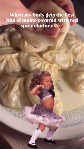 Relatable no?🕺#ytshorts #shorts #meme #relatable #momos #cravings #foodie #foodforfoodies