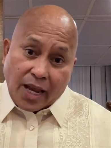 Humingi ng suporta si Senador Ronald dela Rosa kasunod ng umano'y nakatakdang pag-aresto sa kaniya sa pamamagitan ng arrest warrant ng ICC. (🎥: Senator Ronald dela Rosa/FB) #abscbnnews #breakingnewsph