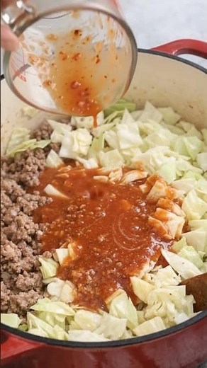 🥩🥬 One-Pan Ground Beef & Cabbage in Tomato Sauce