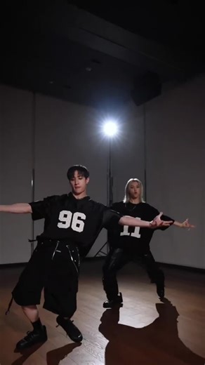 Bangchan et Félix straykids