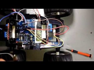 Carro Con Arduino y Bluetooth Parte 1 controlado con una app desde el celular