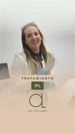 ¡Hola! 🩷 Hoy os muestro como realizamos un tratamiento con IPL (luz pulsada intensa), una de las tecnologías más versátiles que tenemos en medicina estética. 🌈 Trabajo con el Stellar M22, considerado uno de los mejores equipos del mercado. ¿Por qué? Porque permite tratar varios problemas de la piel en una misma sesión de forma segura y eficaz. Con IPL podemos mejorar: • Manchas solares y pigmentación • Arañas vasculares y rojeces • Rosácea • Tono apagado y fotoenvejecimiento • Textura y lumino