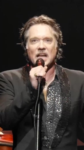 ‘Mack the Knife’ is out now! Thrilled to kick off I’m a Stranger Here Myself – Wainwright Does Weill with this live performance alongside the Pacific Jazz Orchestra. Full album out Nov 21st. Watch/listen: https://30tgrs.ffm.to/macktheknife | Rufus Wainwright